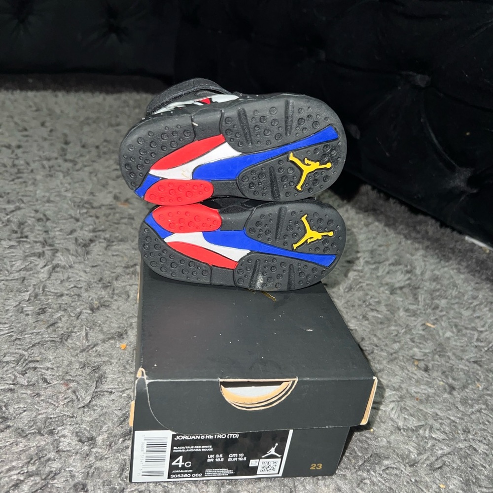 Jordan 8 - Picture 2 of 3